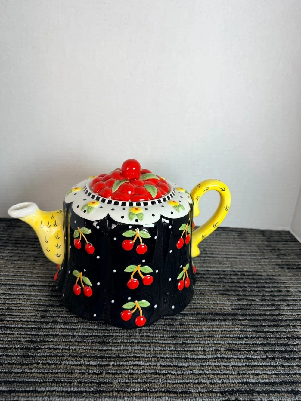 MARY ENGELBREIT CHERRY
TEAPOT - Picture 7 of 13